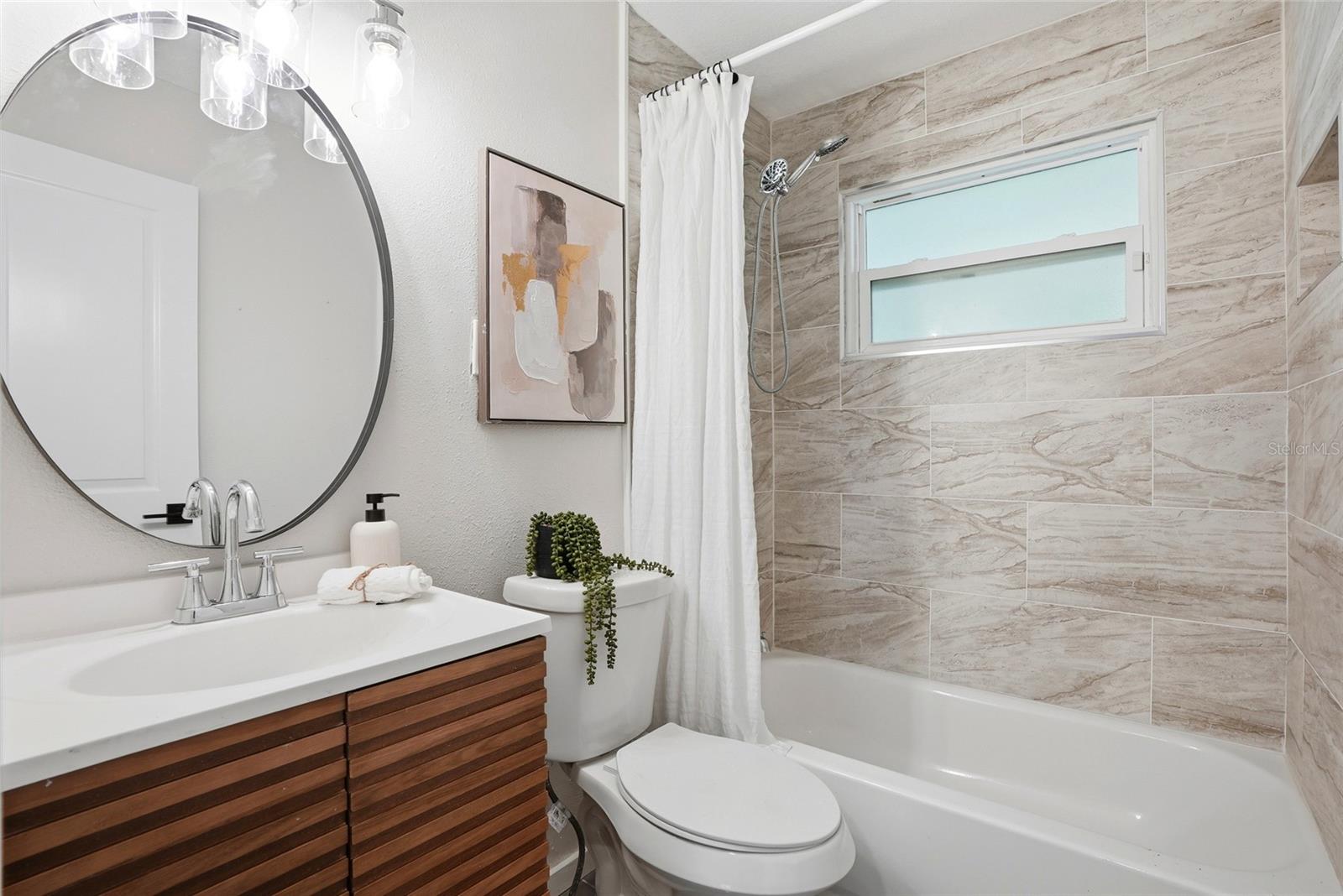 SHORE ACRES OVERLOOK SEC - Residential