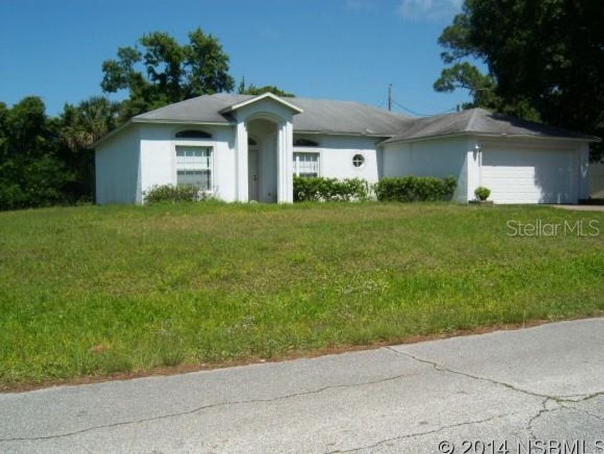 Open floor plan with vaulted ceilings.Lawn care included in rental price.