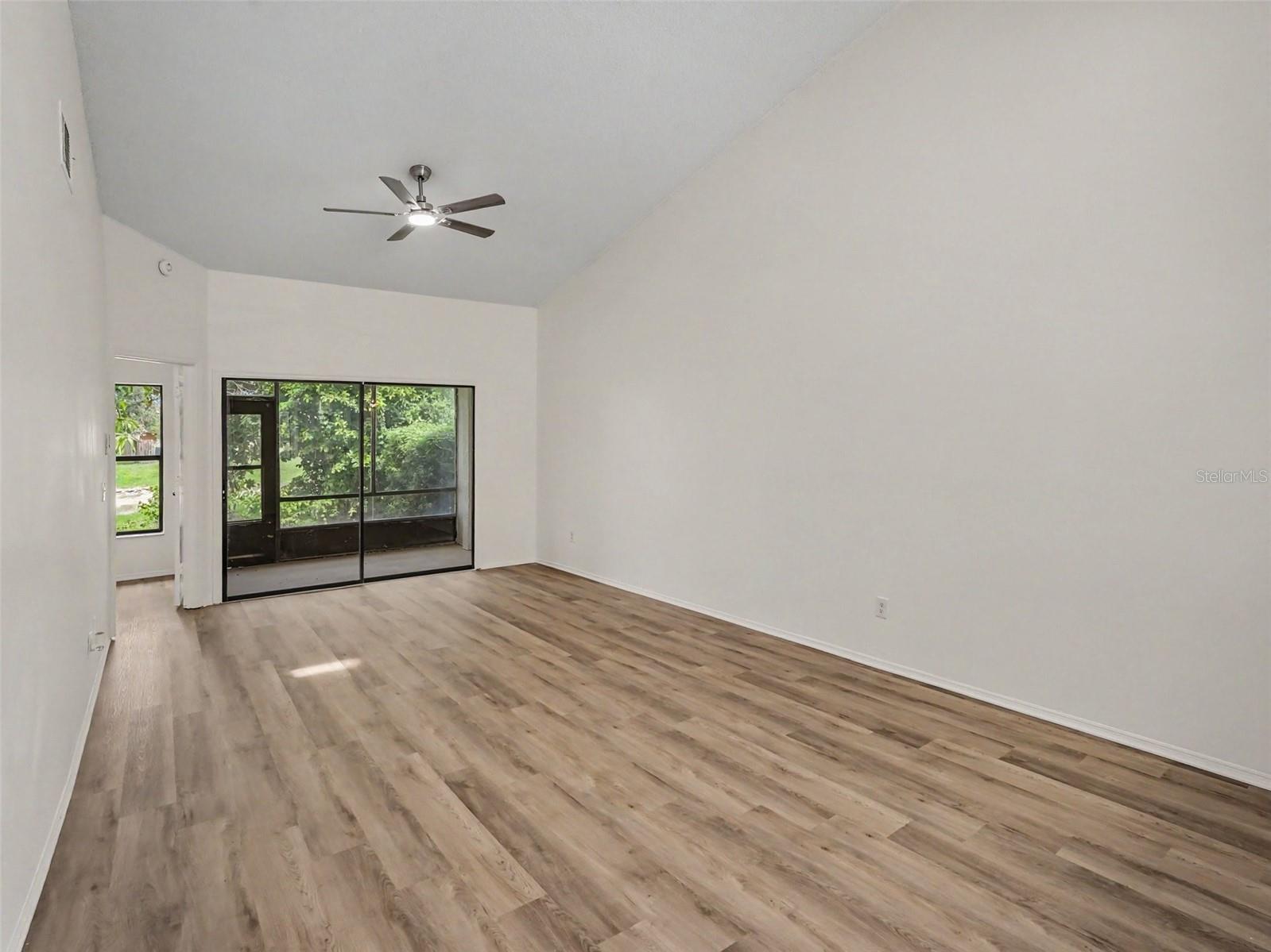 84 LAKEPOINTE CIRCLE