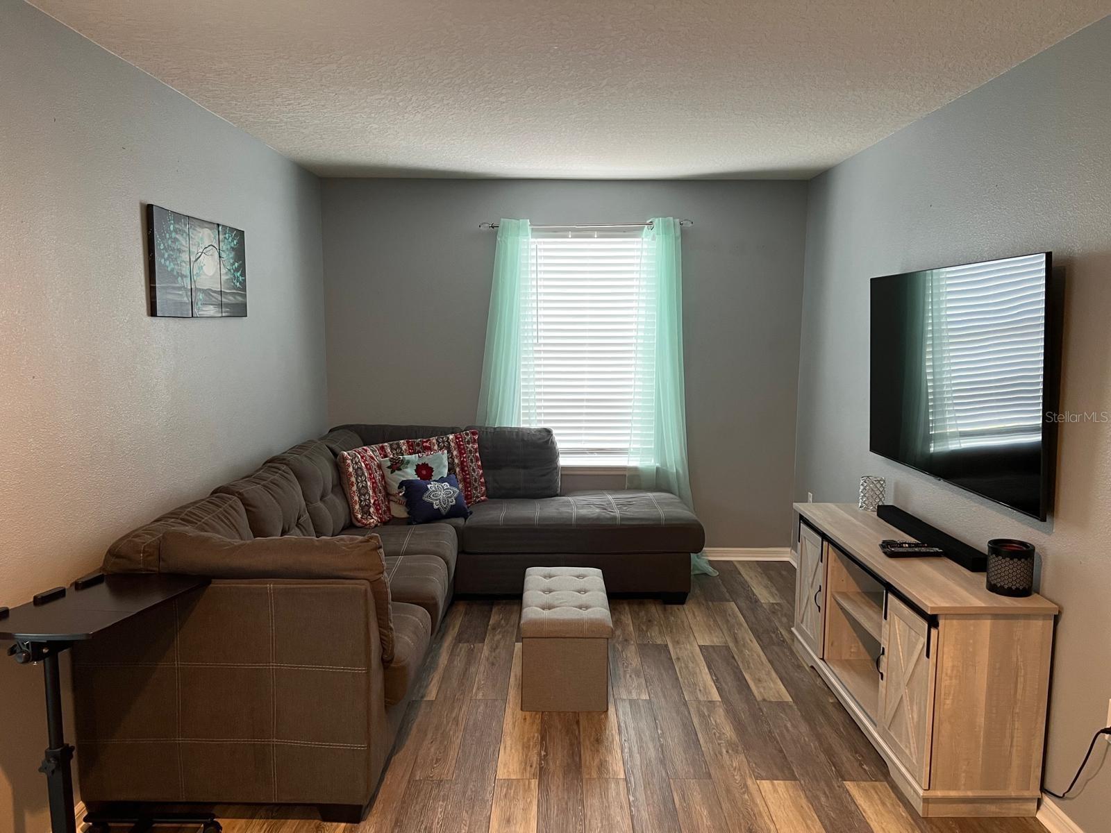 VICTORIA TRLS NORTHWEST 7 PH 2 - Residential Lease