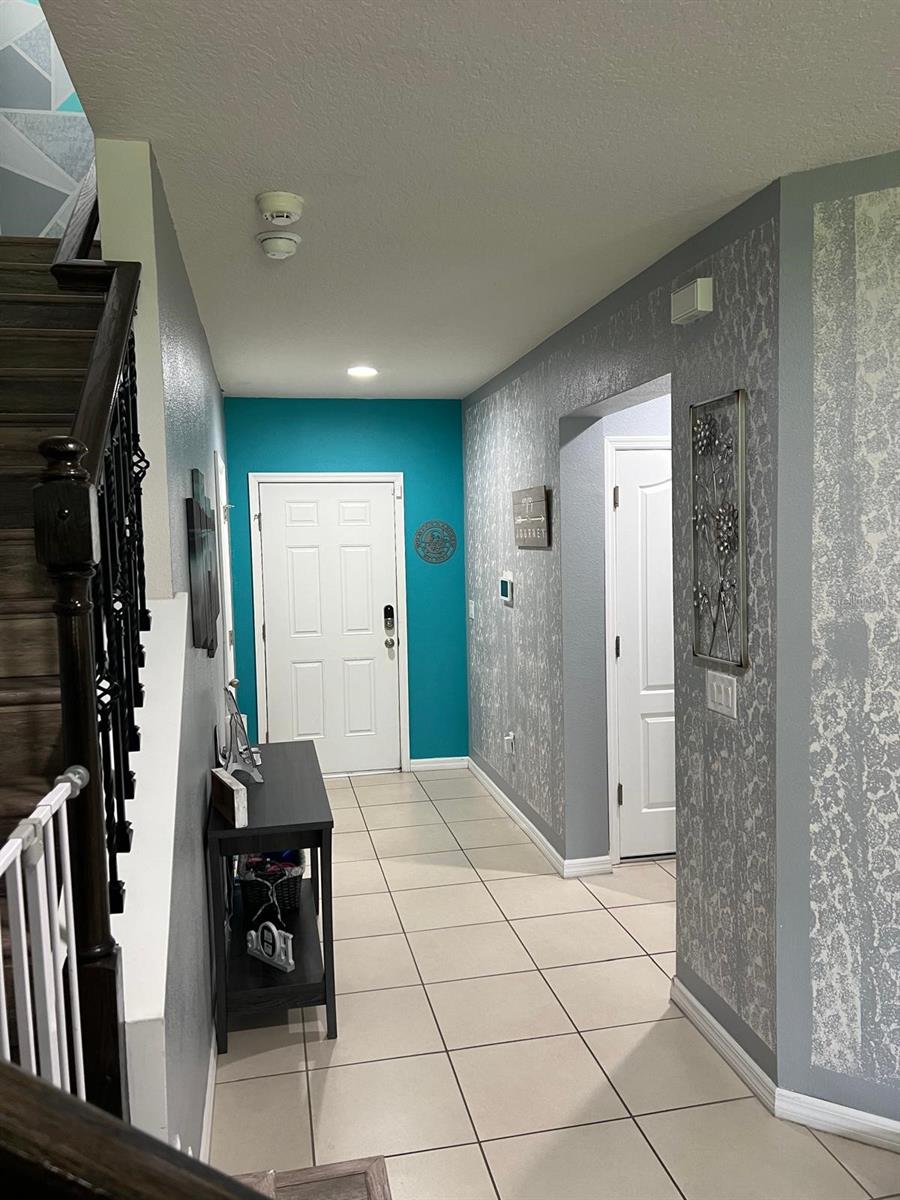 VICTORIA TRLS NORTHWEST 7 PH 2 - Residential Lease