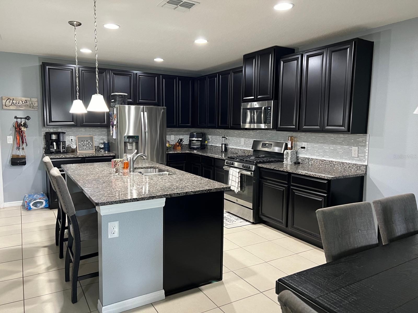 VICTORIA TRLS NORTHWEST 7 PH 2 - Residential Lease
