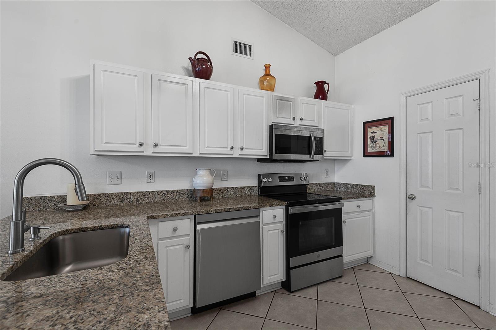 DEERWOOD REP BLK 20 PINE LAKES GOLF COURSE - Residential