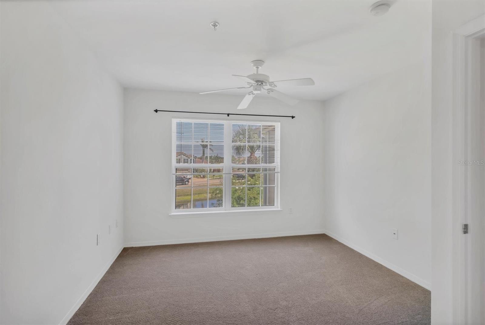 ADMIRALS WALK - Residential