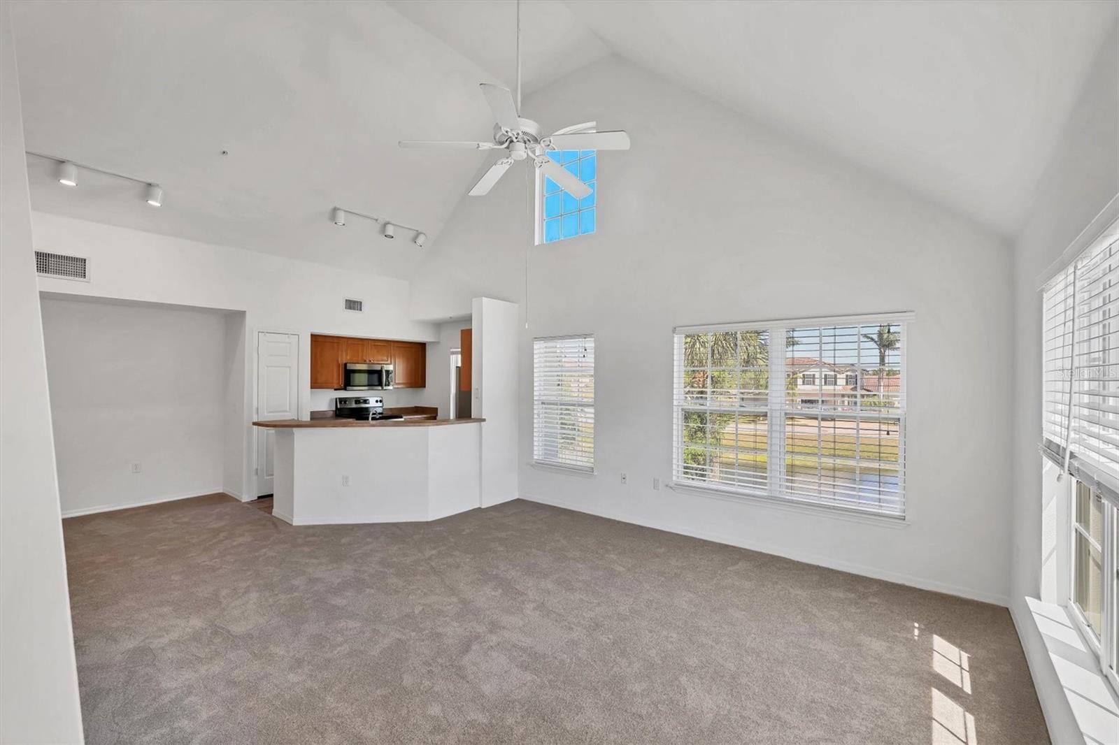 ADMIRALS WALK - Residential