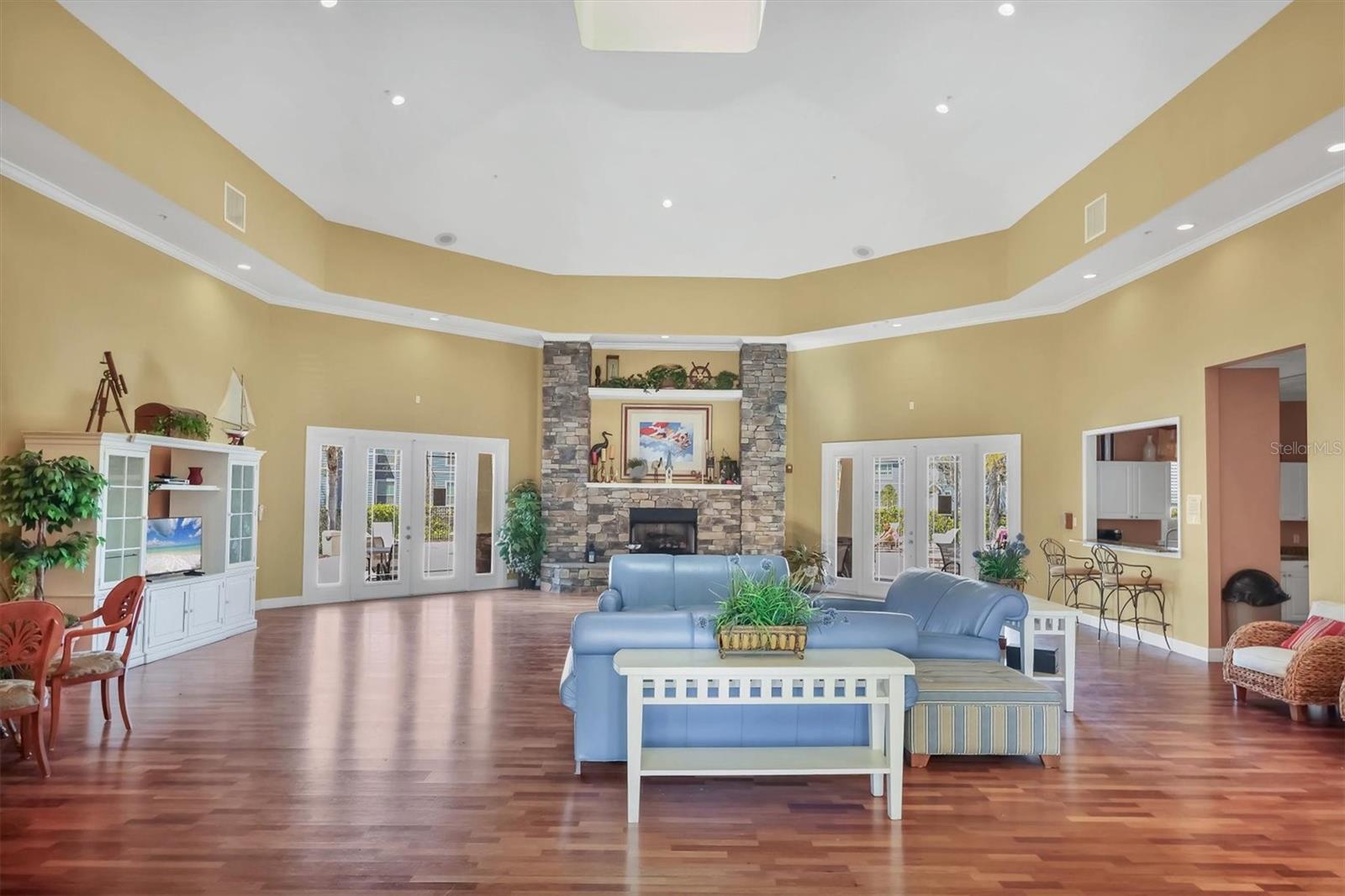 ADMIRALS WALK - Residential