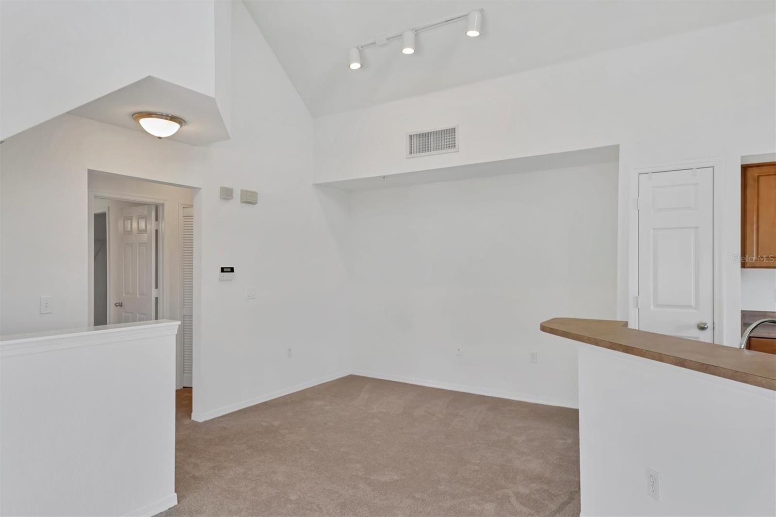 ADMIRALS WALK - Residential