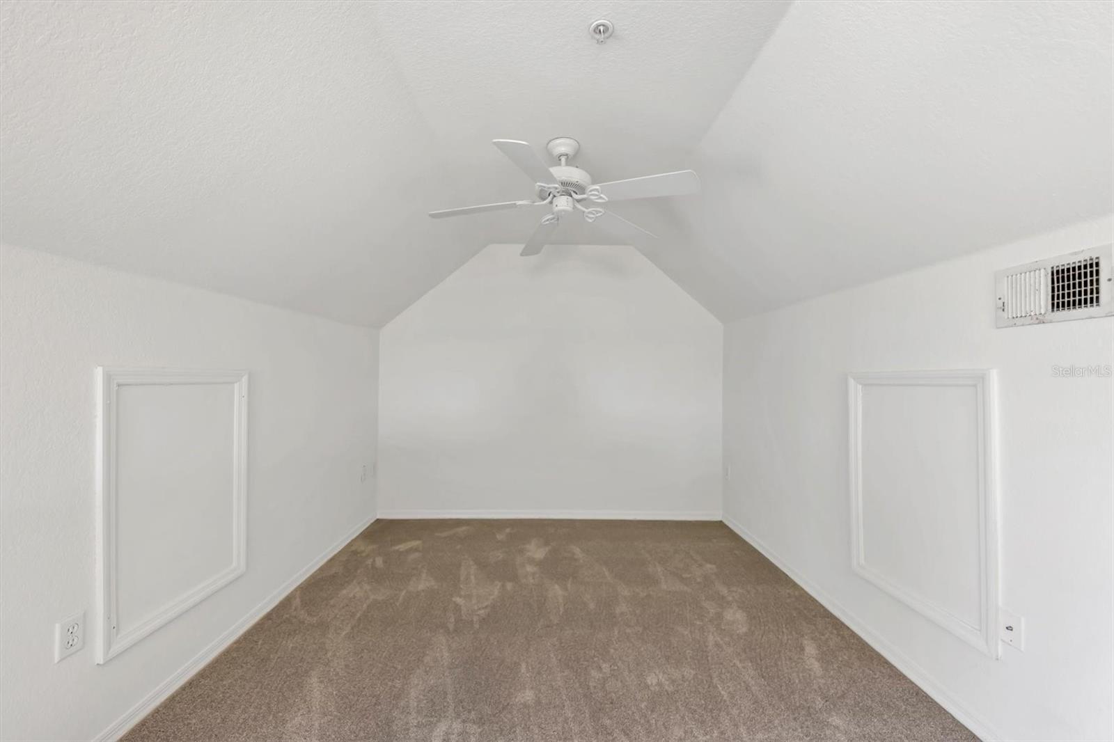 ADMIRALS WALK - Residential