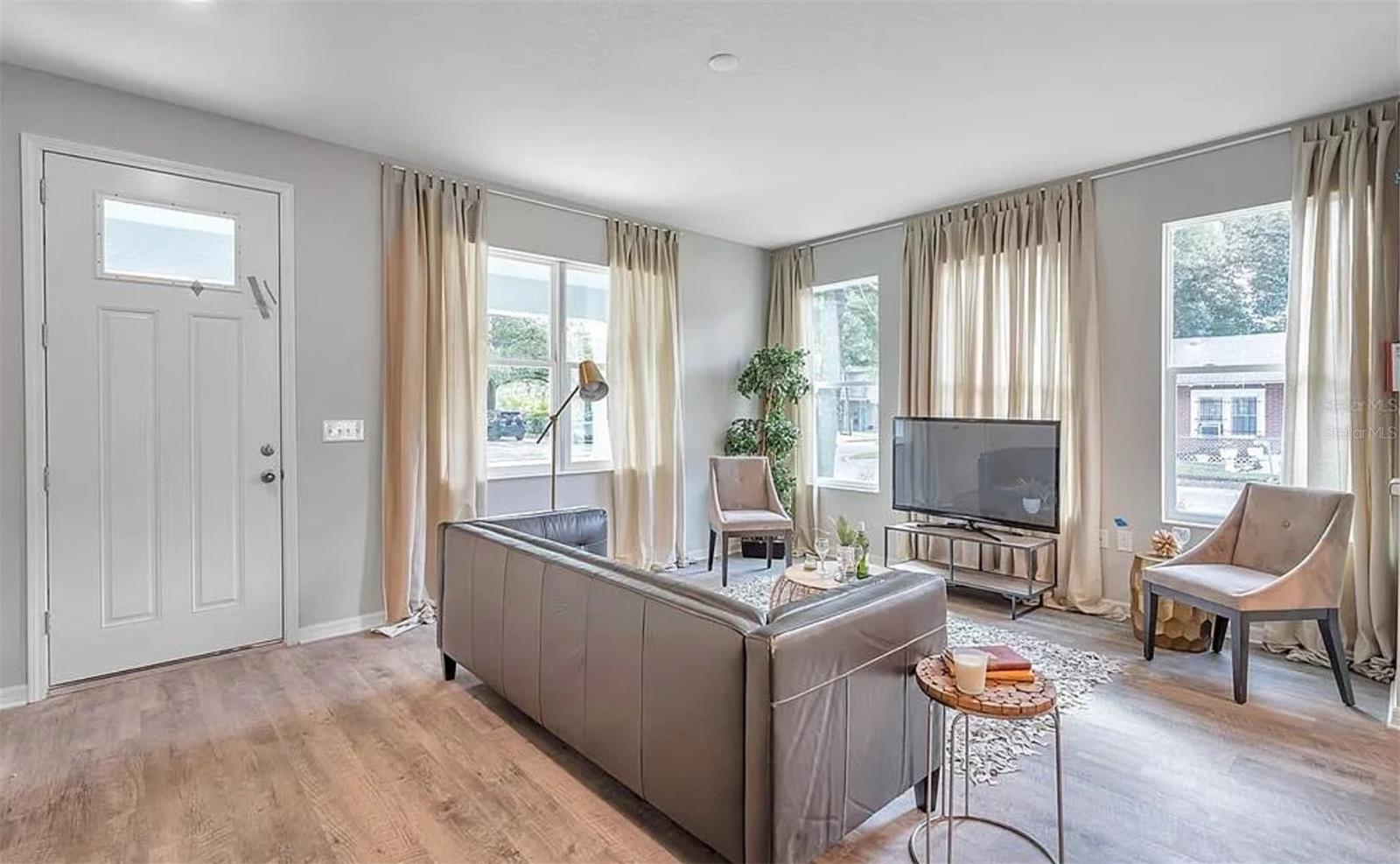 GREENWOOD PARK - Residential Lease
