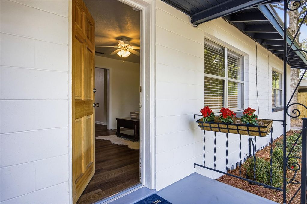 Photo of 24 NE 45th Street, Gainesville, FL 32641 (MLS # GC538091)