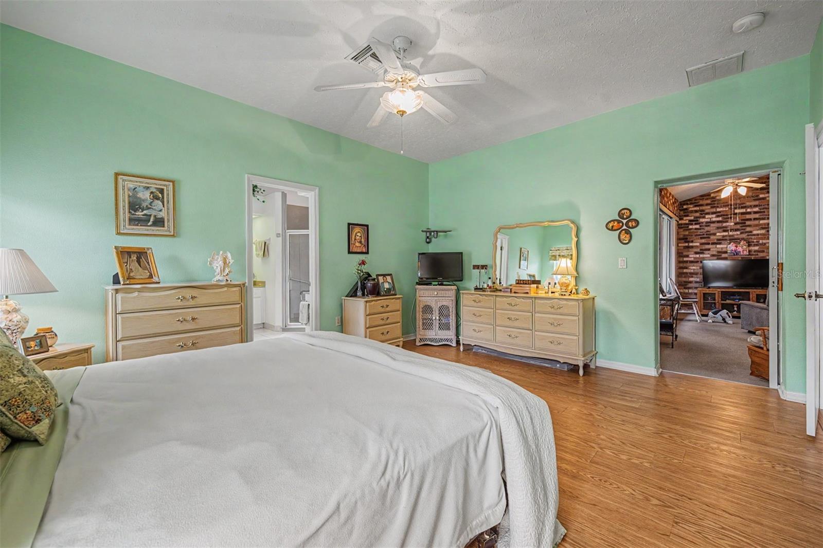 SILVER OAKS - Residential