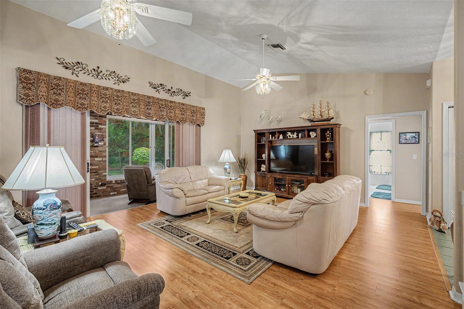 6634 NORTHLAKE DRIVE