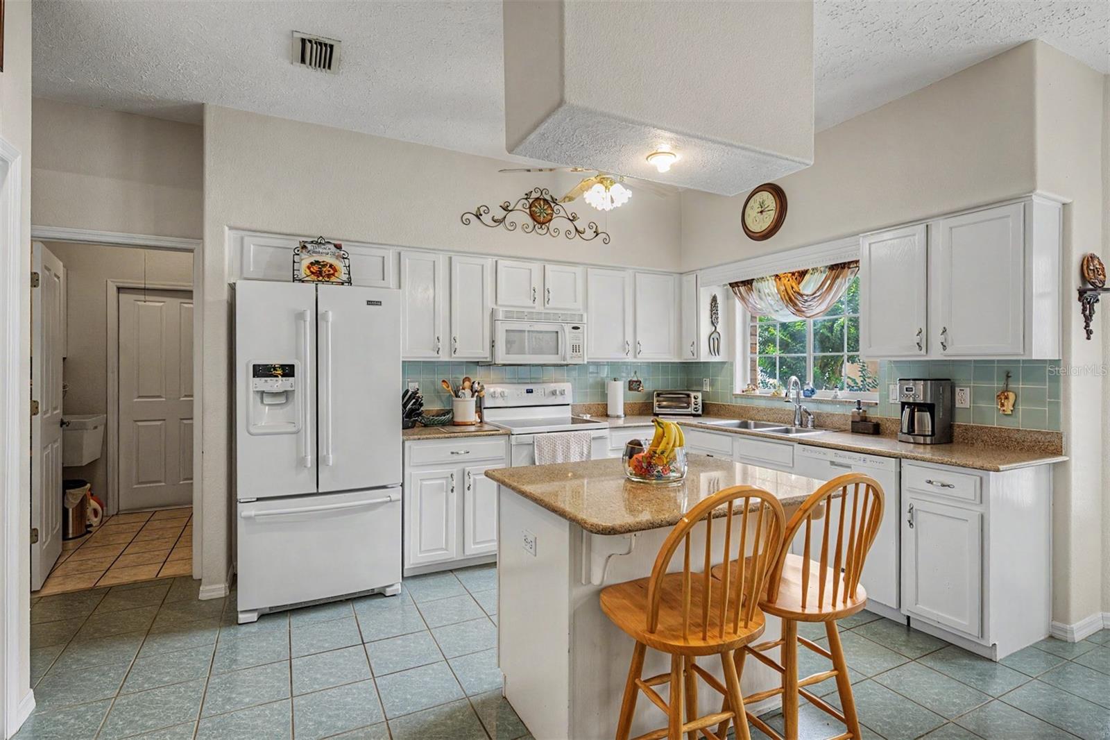 SILVER OAKS - Residential