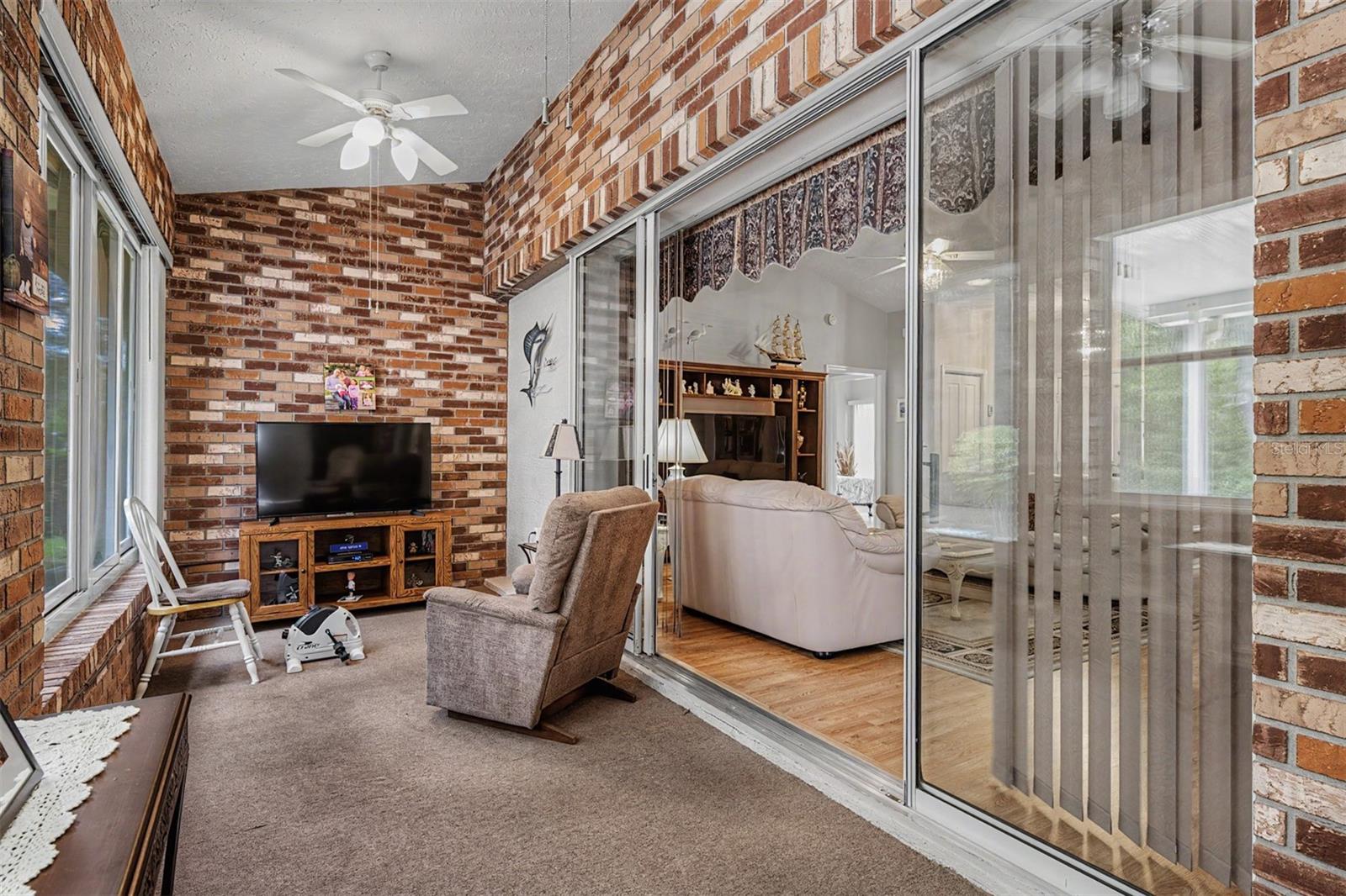 SILVER OAKS - Residential
