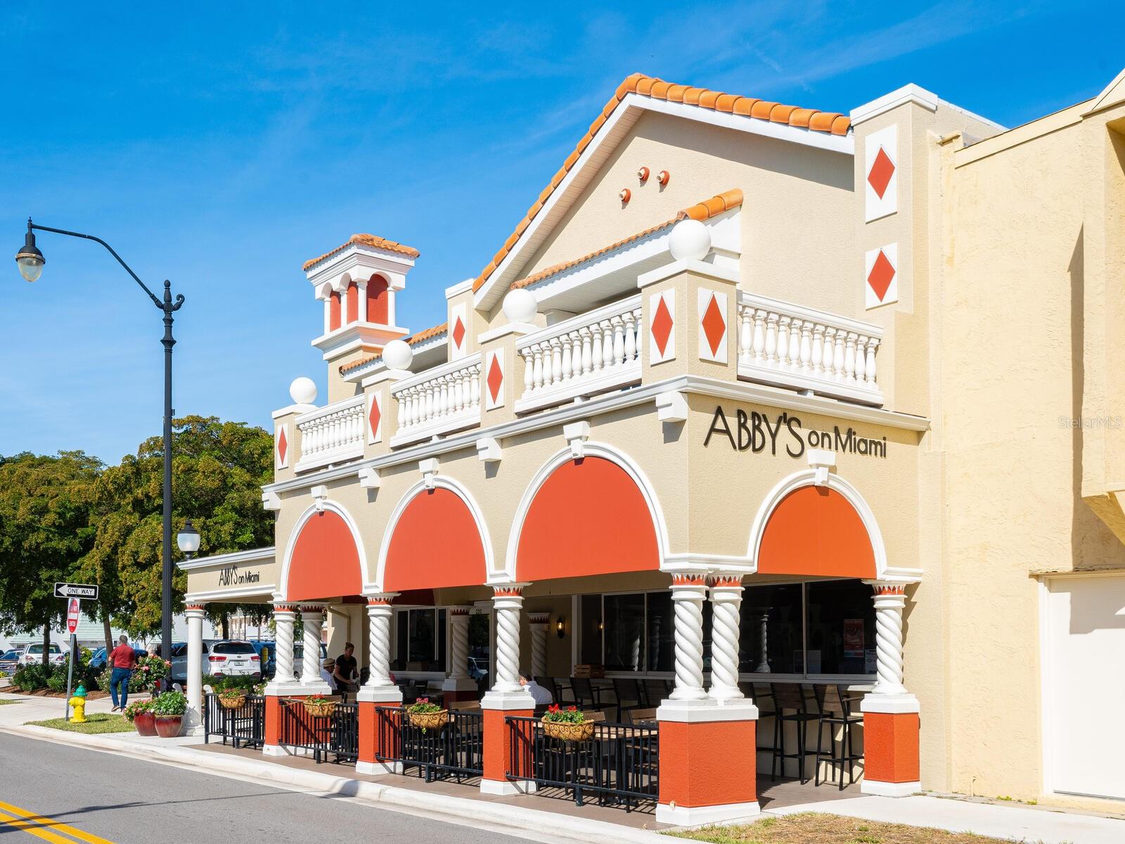 LAKESIDE WOODS - Residential