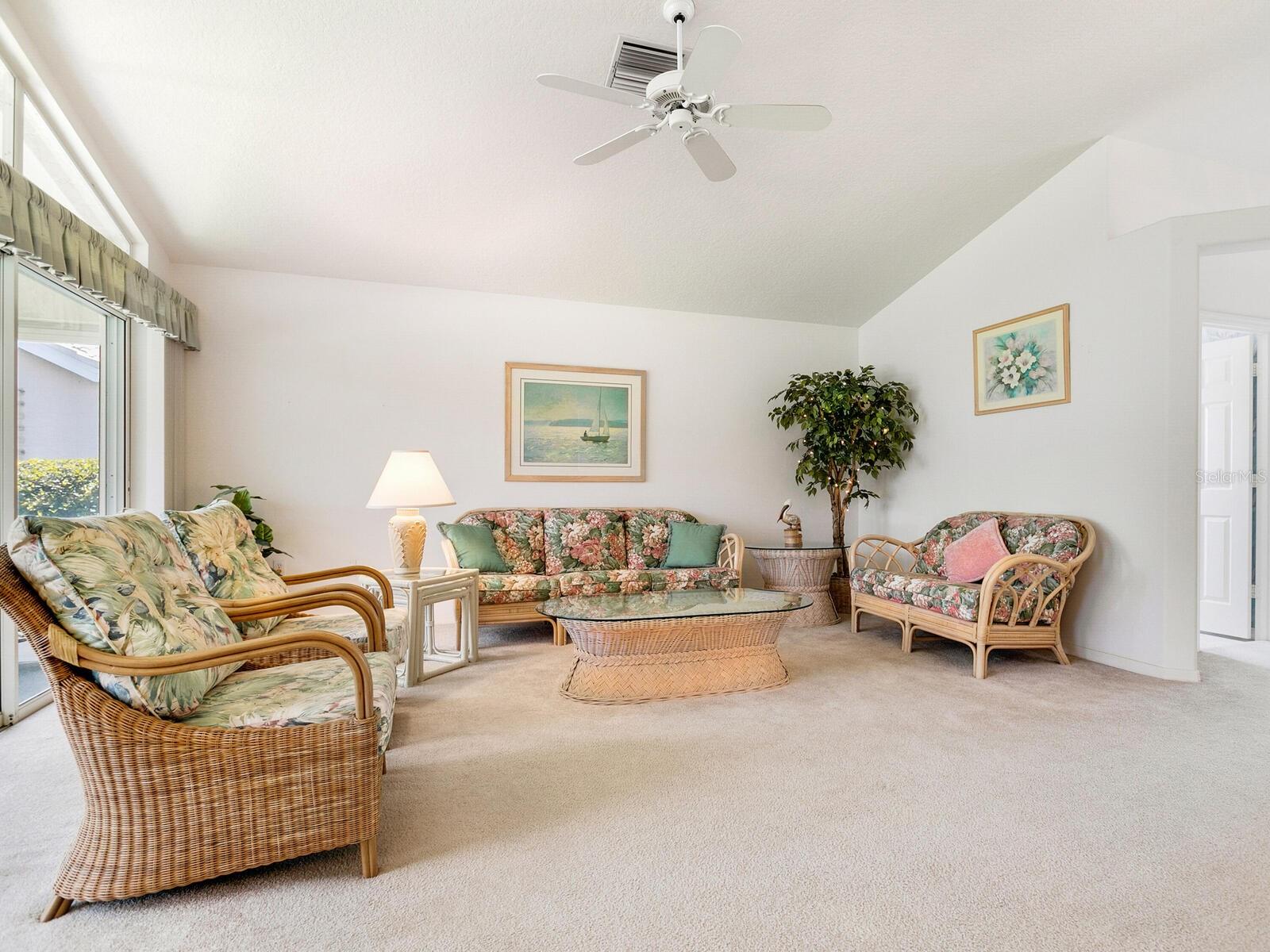 LAKESIDE WOODS - Residential