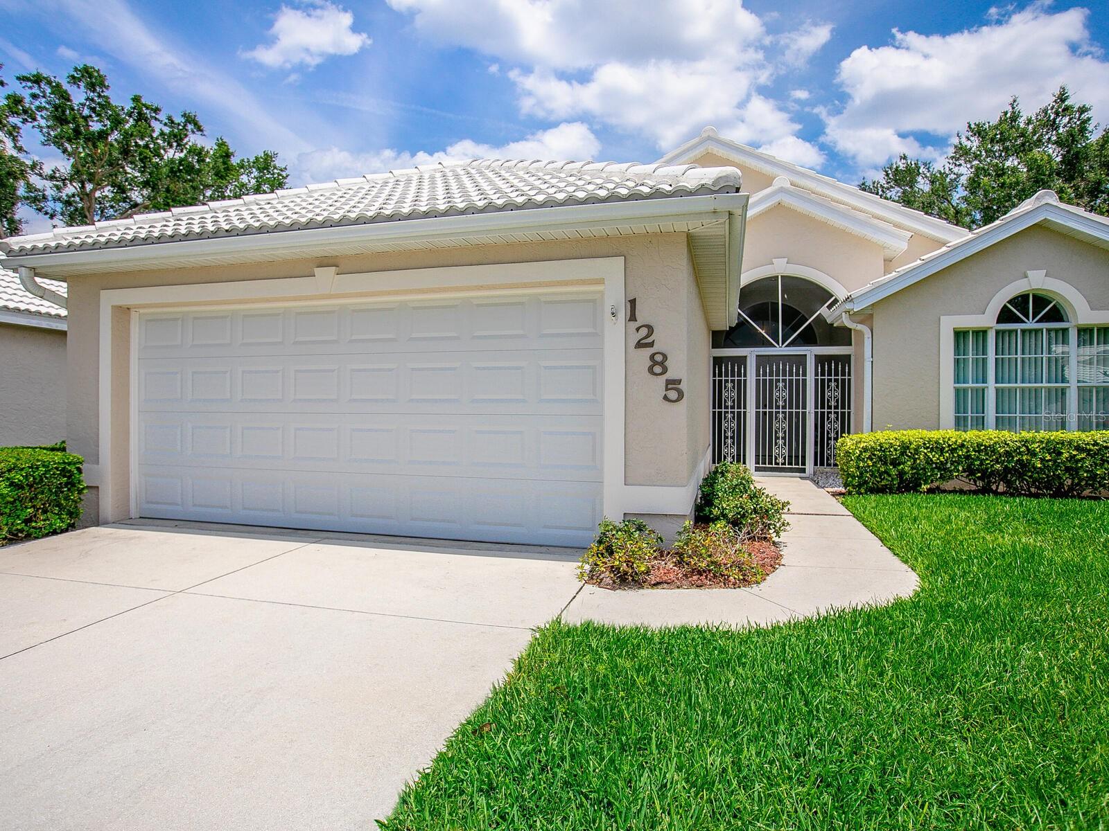 LAKESIDE WOODS - Residential