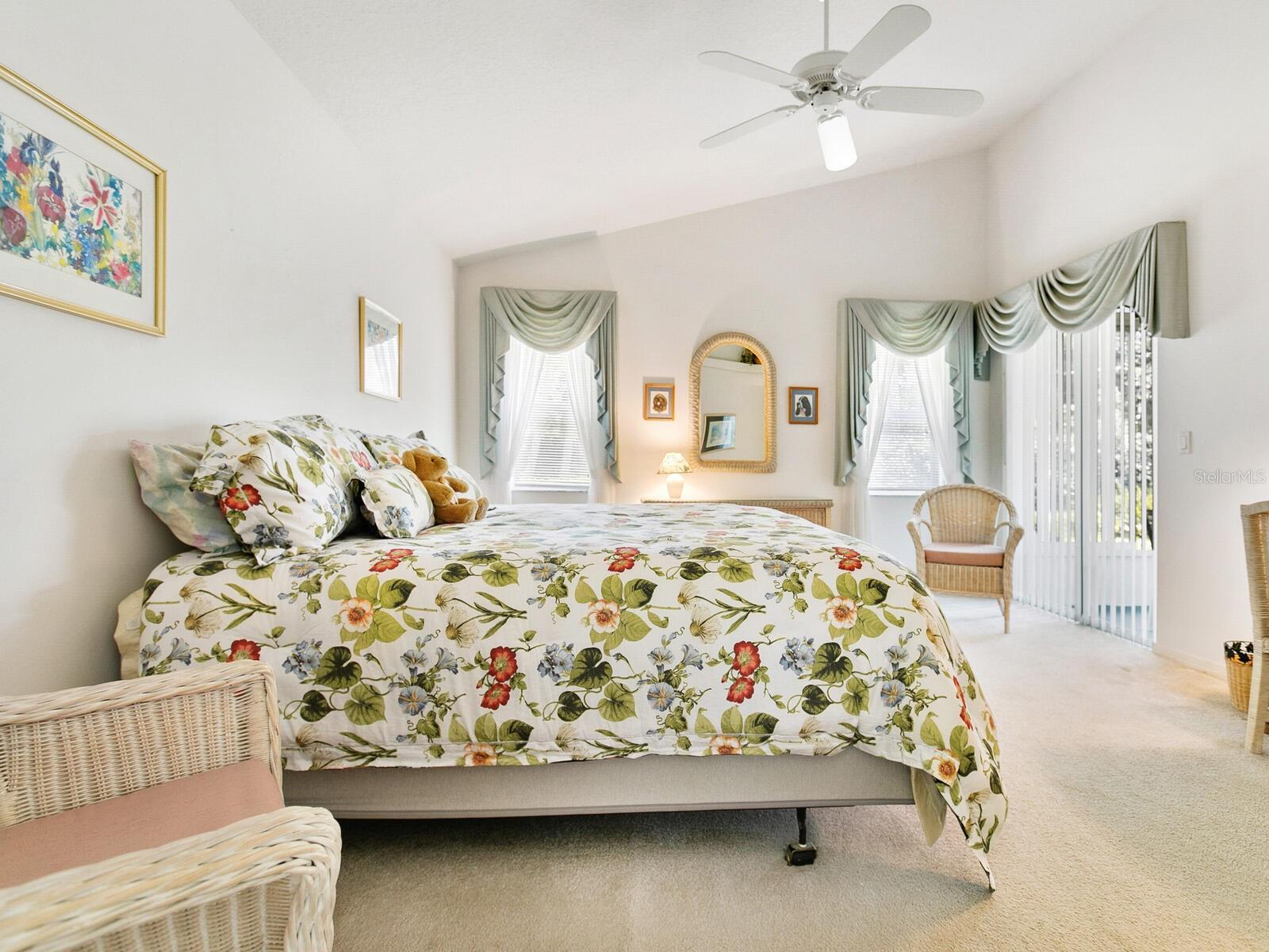 LAKESIDE WOODS - Residential