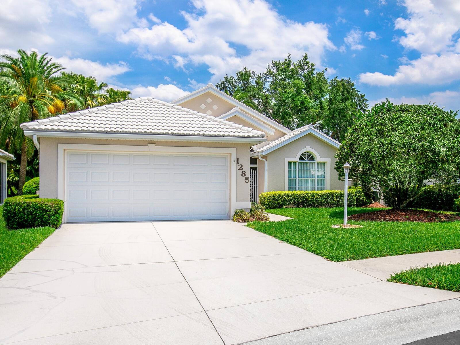 LAKESIDE WOODS - Residential