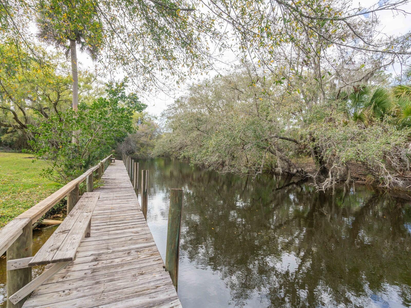 LAKESIDE WOODS - Residential