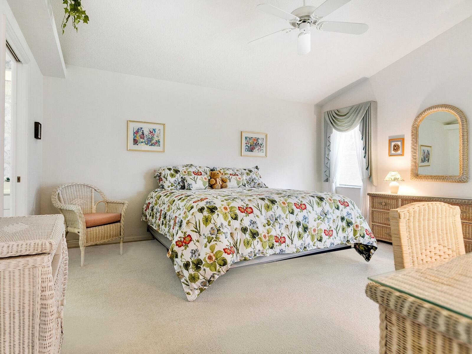 LAKESIDE WOODS - Residential