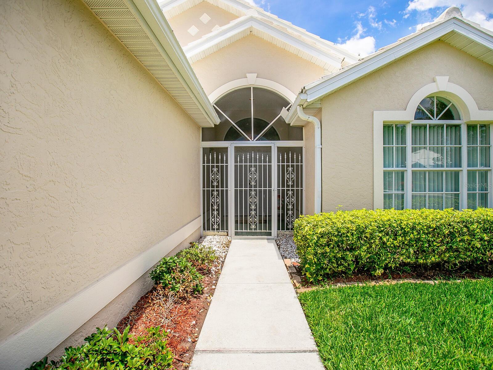 LAKESIDE WOODS - Residential