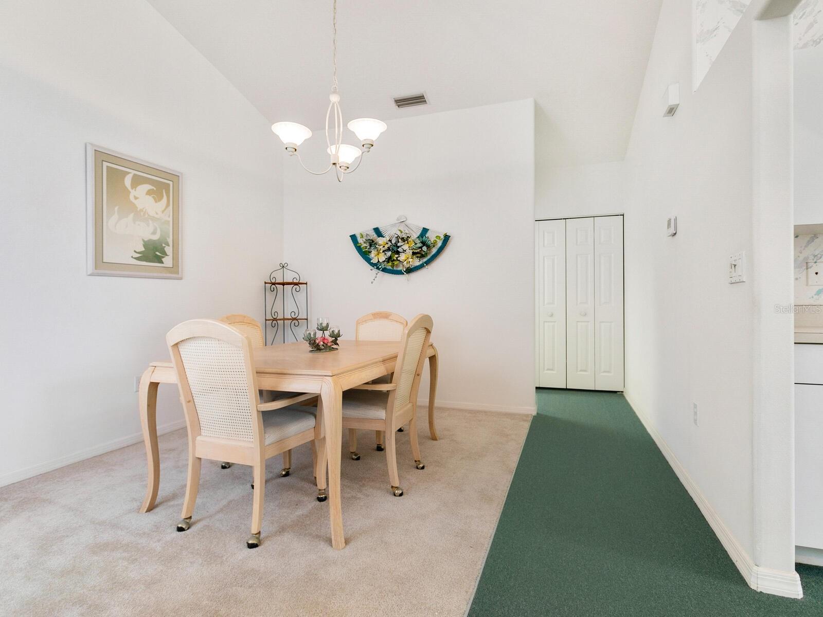 LAKESIDE WOODS - Residential