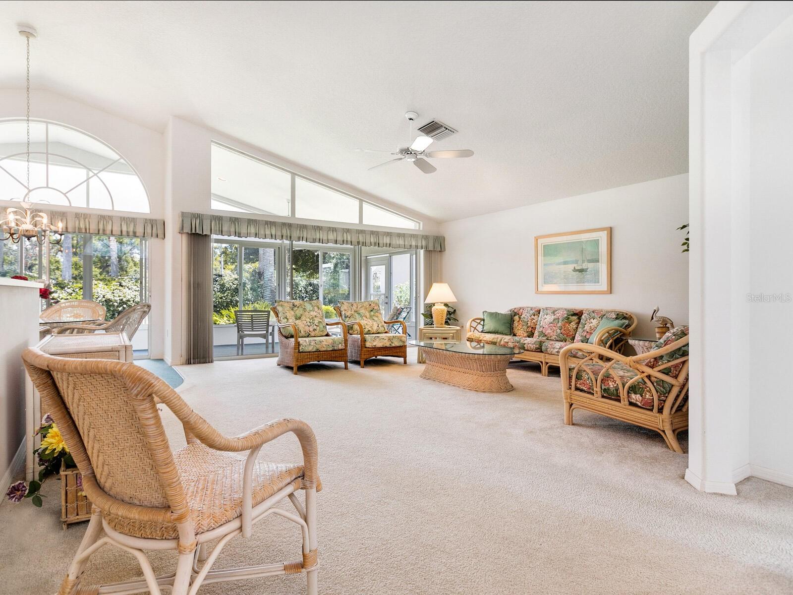 LAKESIDE WOODS - Residential