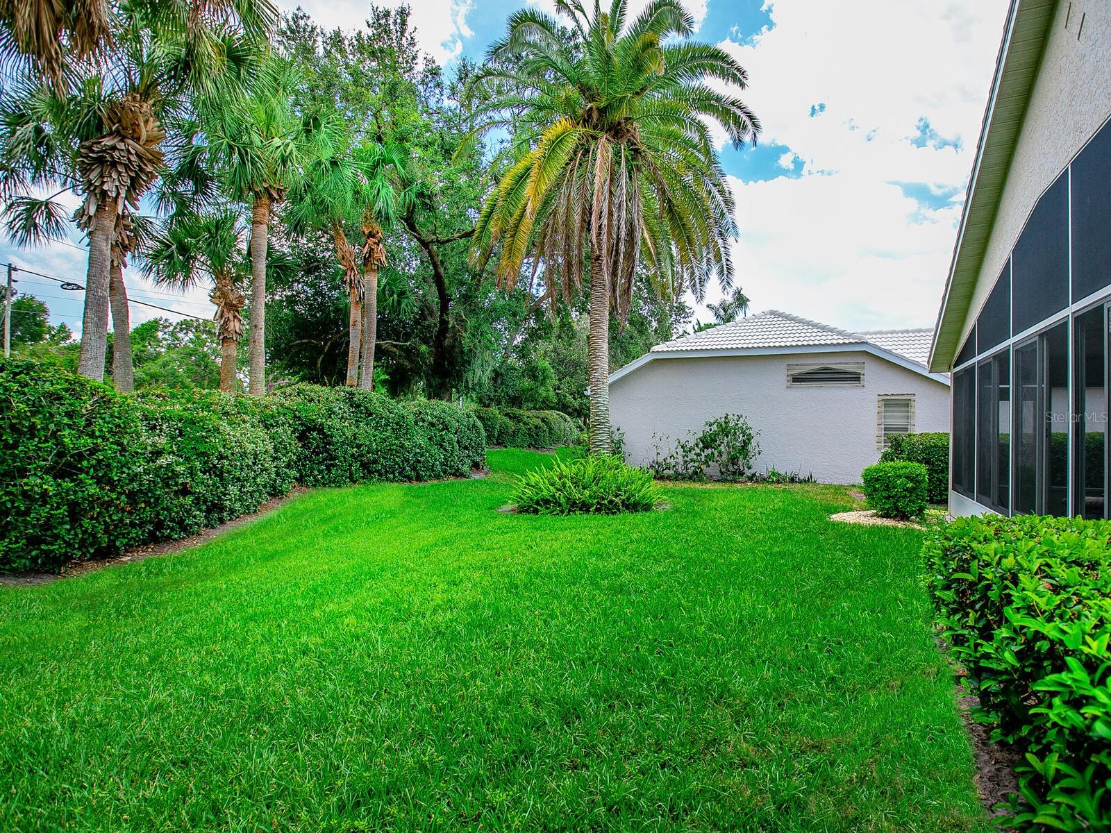 LAKESIDE WOODS - Residential