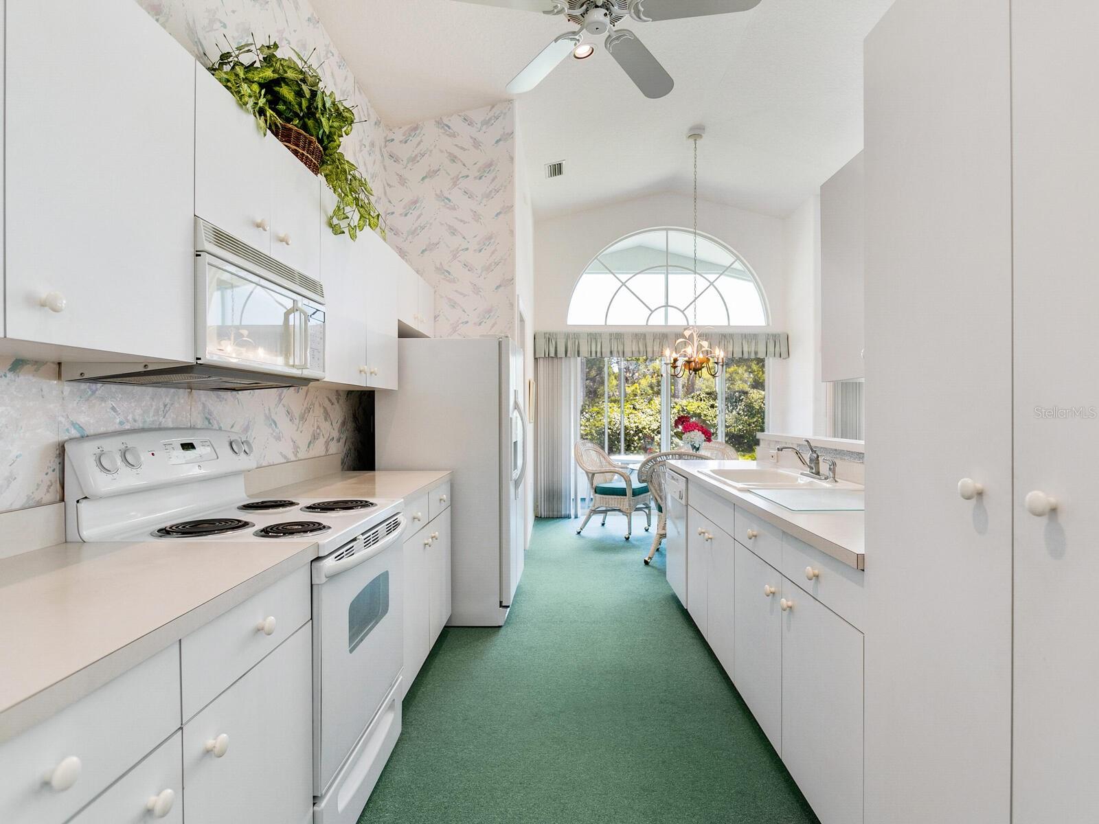 LAKESIDE WOODS - Residential