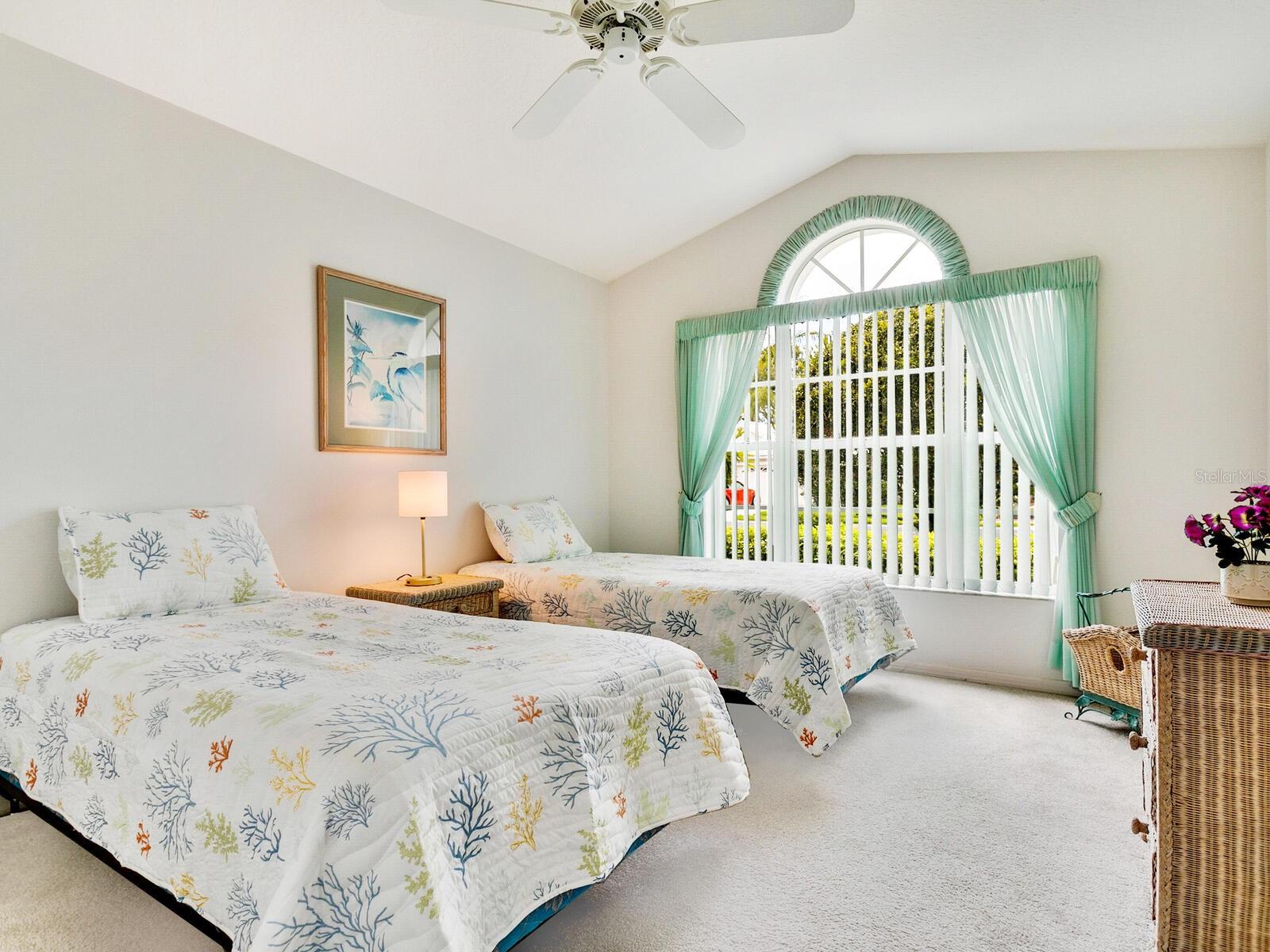 LAKESIDE WOODS - Residential