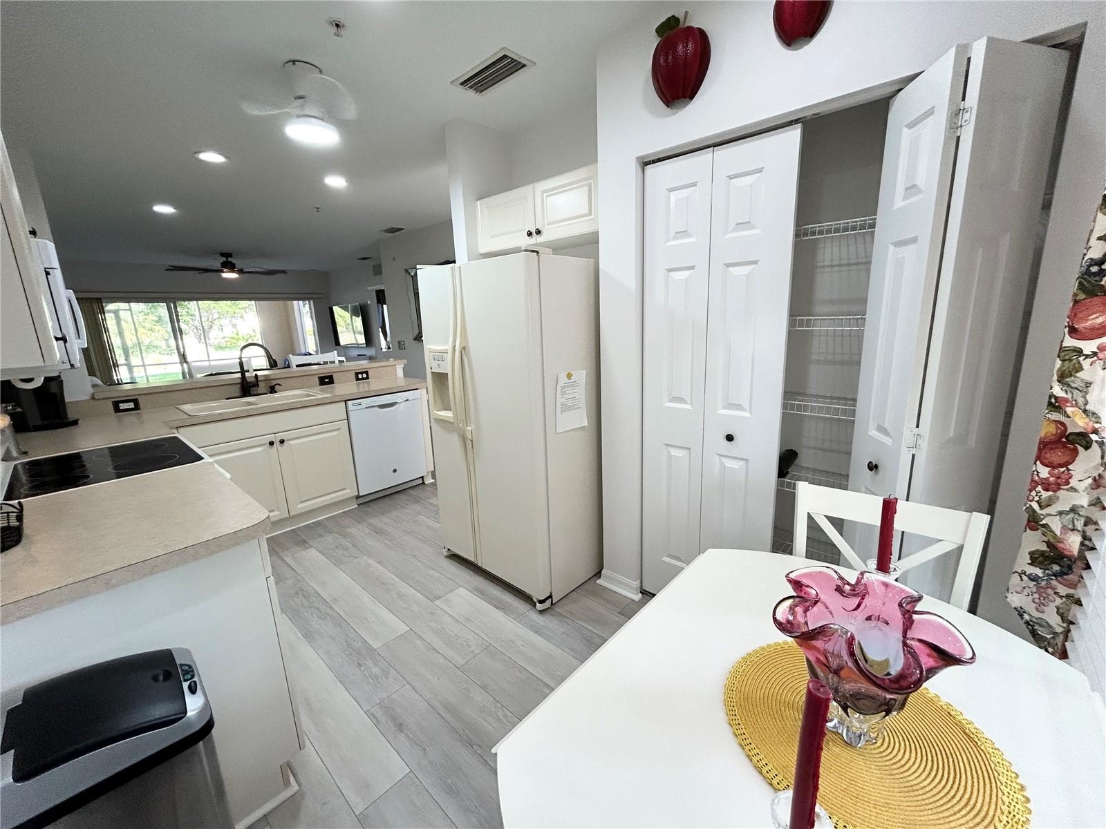 WATERSIDE CLUB III AT HERITAGE OAK PARK - Residential