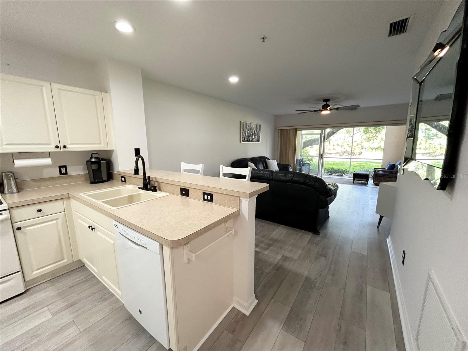 WATERSIDE CLUB III AT HERITAGE OAK PARK - Residential