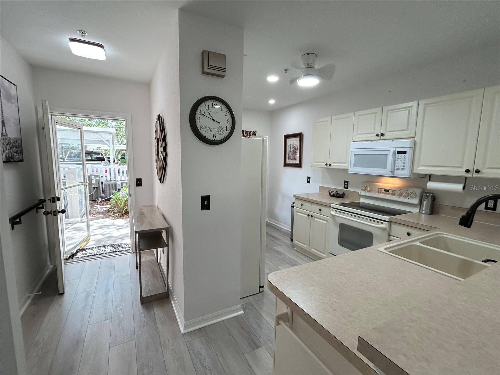 WATERSIDE CLUB III AT HERITAGE OAK PARK - Residential