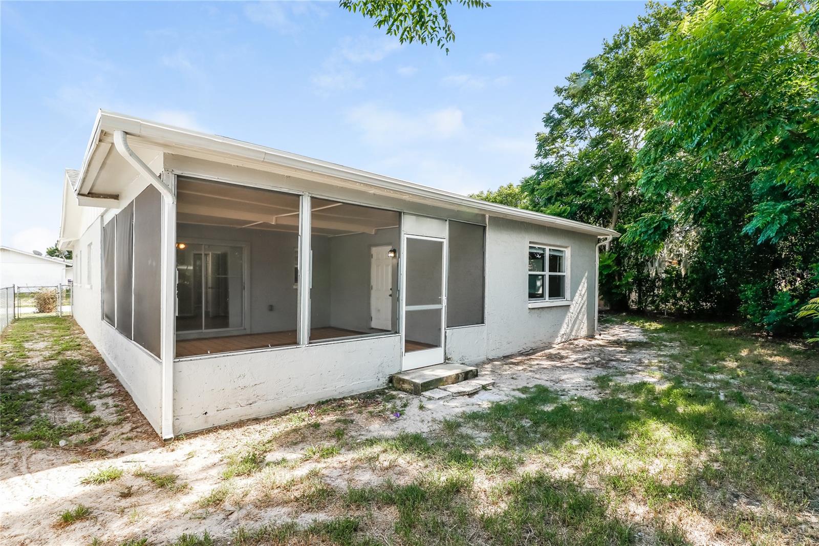 PALM TERRACE GARDENS UNIT 5 - Residential Lease