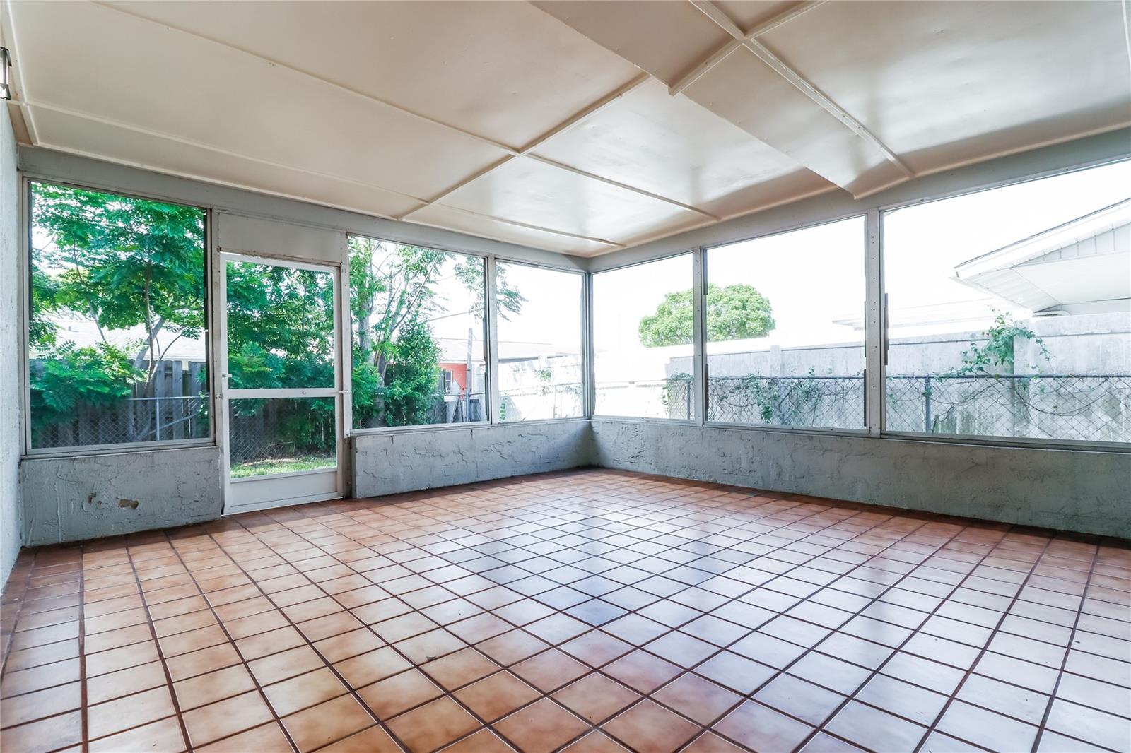 PALM TERRACE GARDENS UNIT 5 - Residential Lease