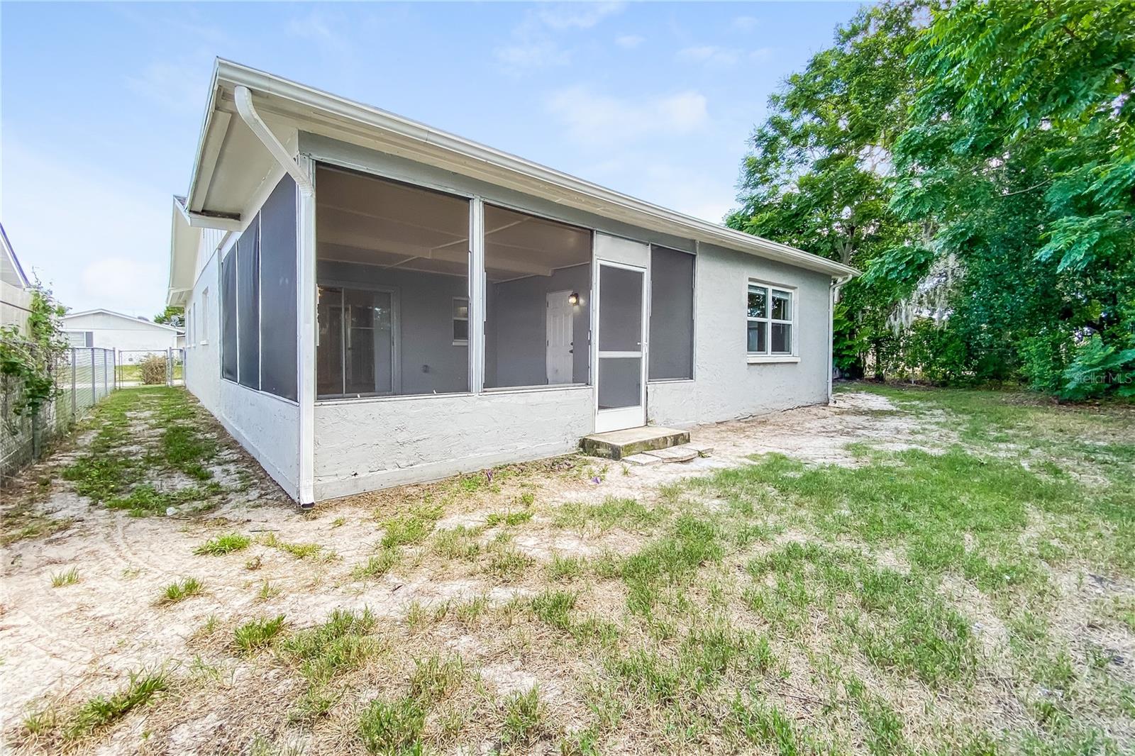 PALM TERRACE GARDENS UNIT 5 - Residential Lease