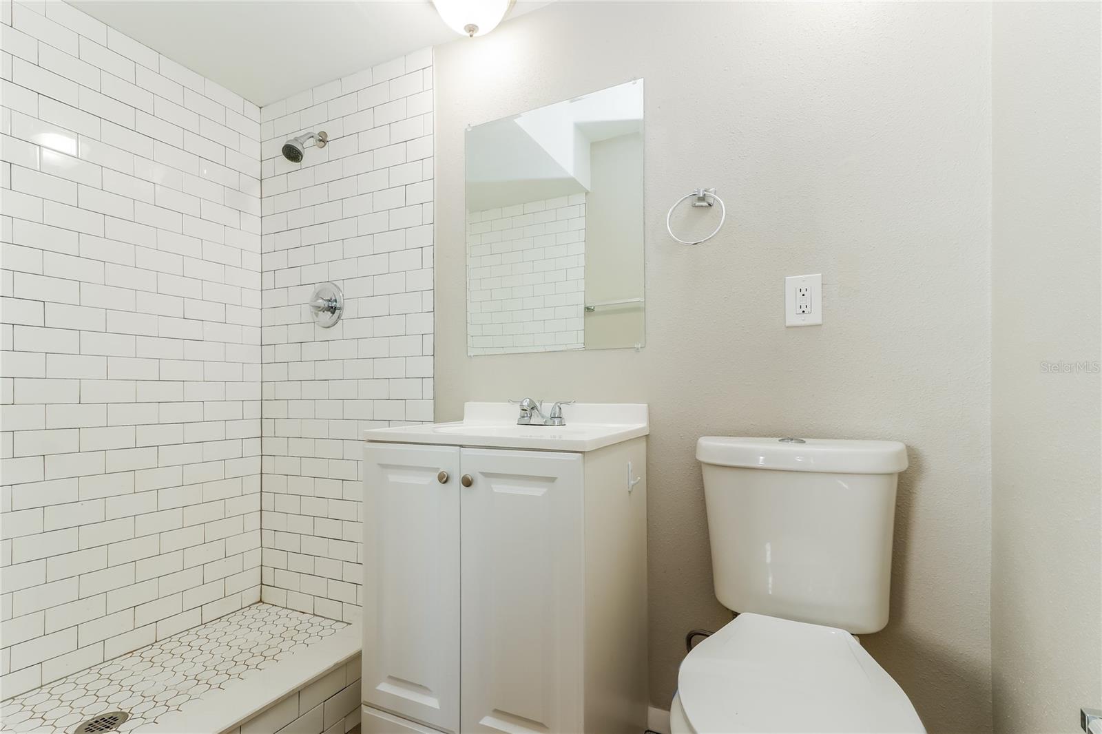 PALM TERRACE GARDENS UNIT 5 - Residential Lease