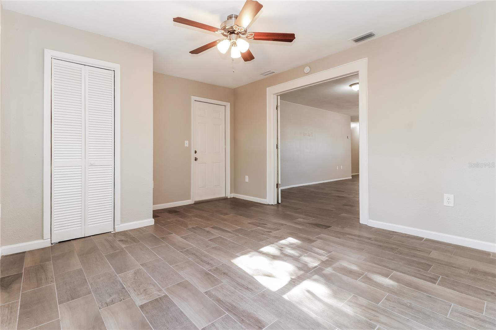 PALM TERRACE GARDENS UNIT 5 - Residential Lease