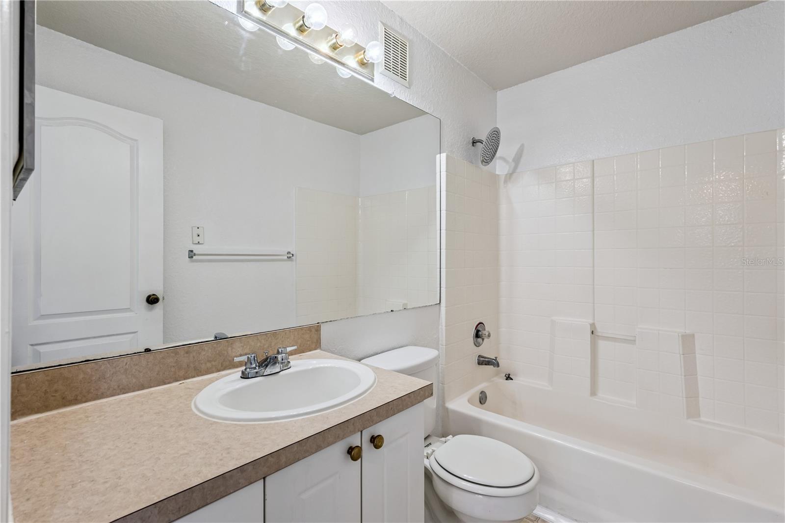 GRAND RESERVE/KIRKMAN PARKE CO - Residential