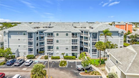 Photo of 6810 Stones Throw Circle N #13302, St Petersburg, FL 33710 (MLS # TB8544958)