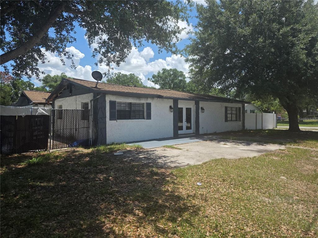 Photo of 12521 Pittsfield Avenue, Tampa, FL 33624 (MLS # W7885914)