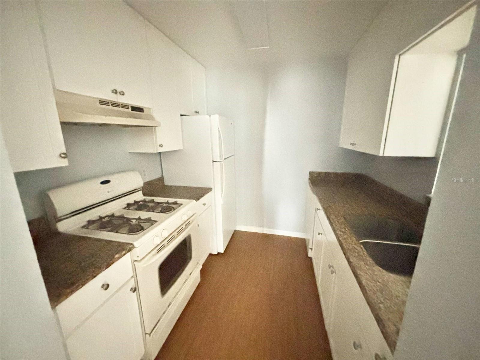 PARK LAKE #3 - Residential Lease