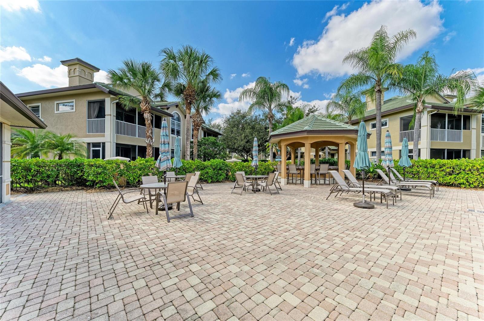 THE MOORINGS AT EDGEWATER III - Residential