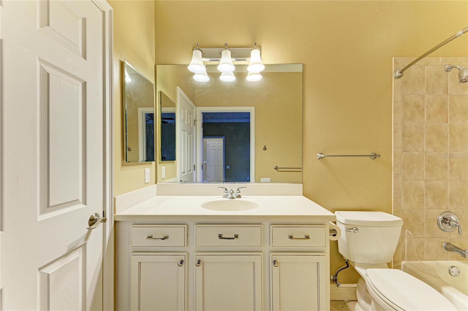 THE MOORINGS AT EDGEWATER III - Residential