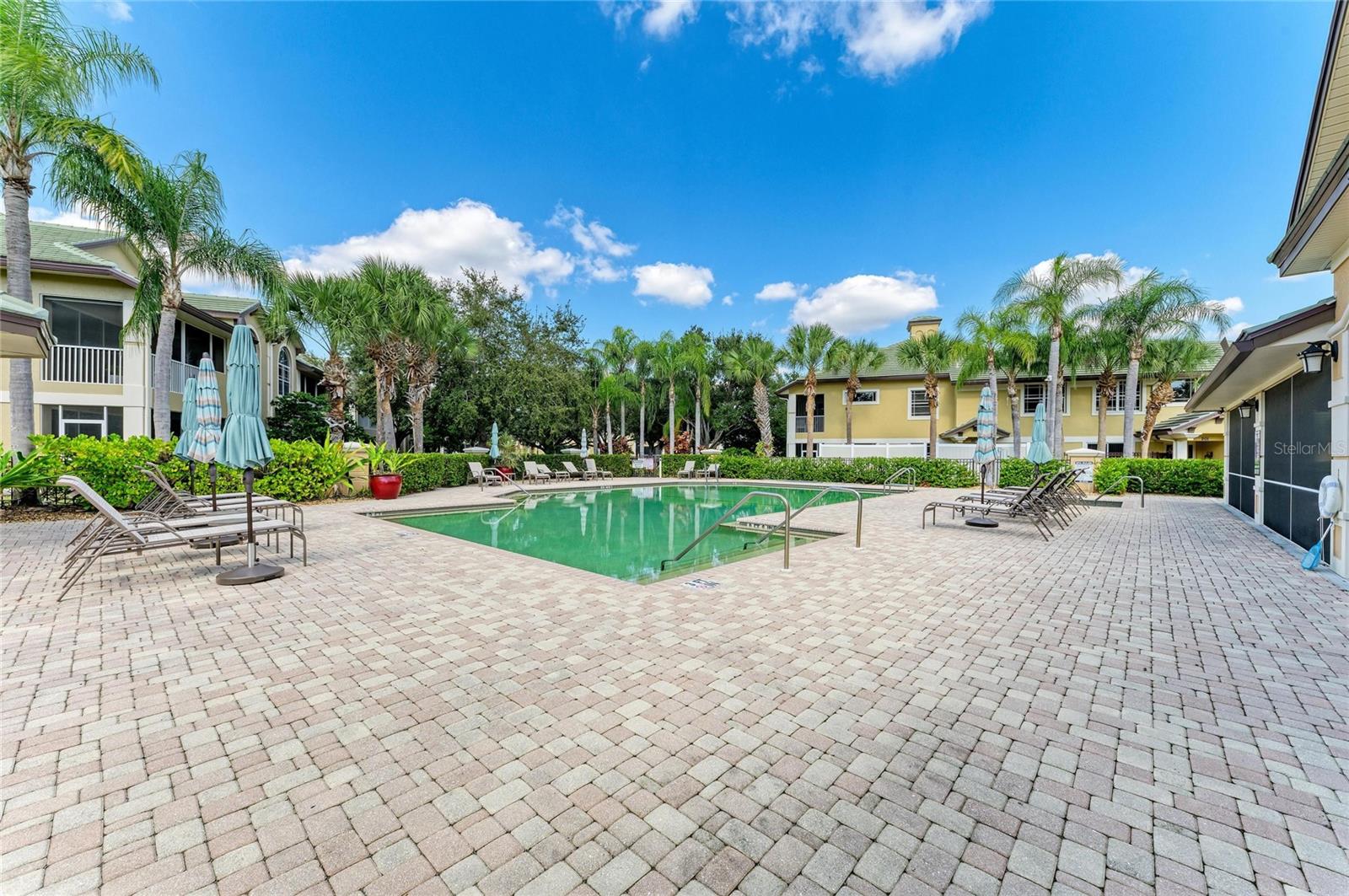 THE MOORINGS AT EDGEWATER III - Residential