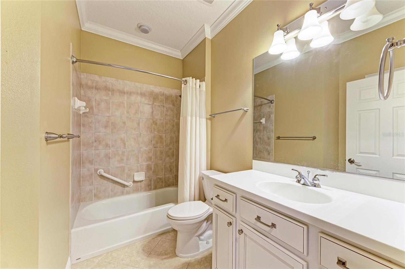 THE MOORINGS AT EDGEWATER III - Residential