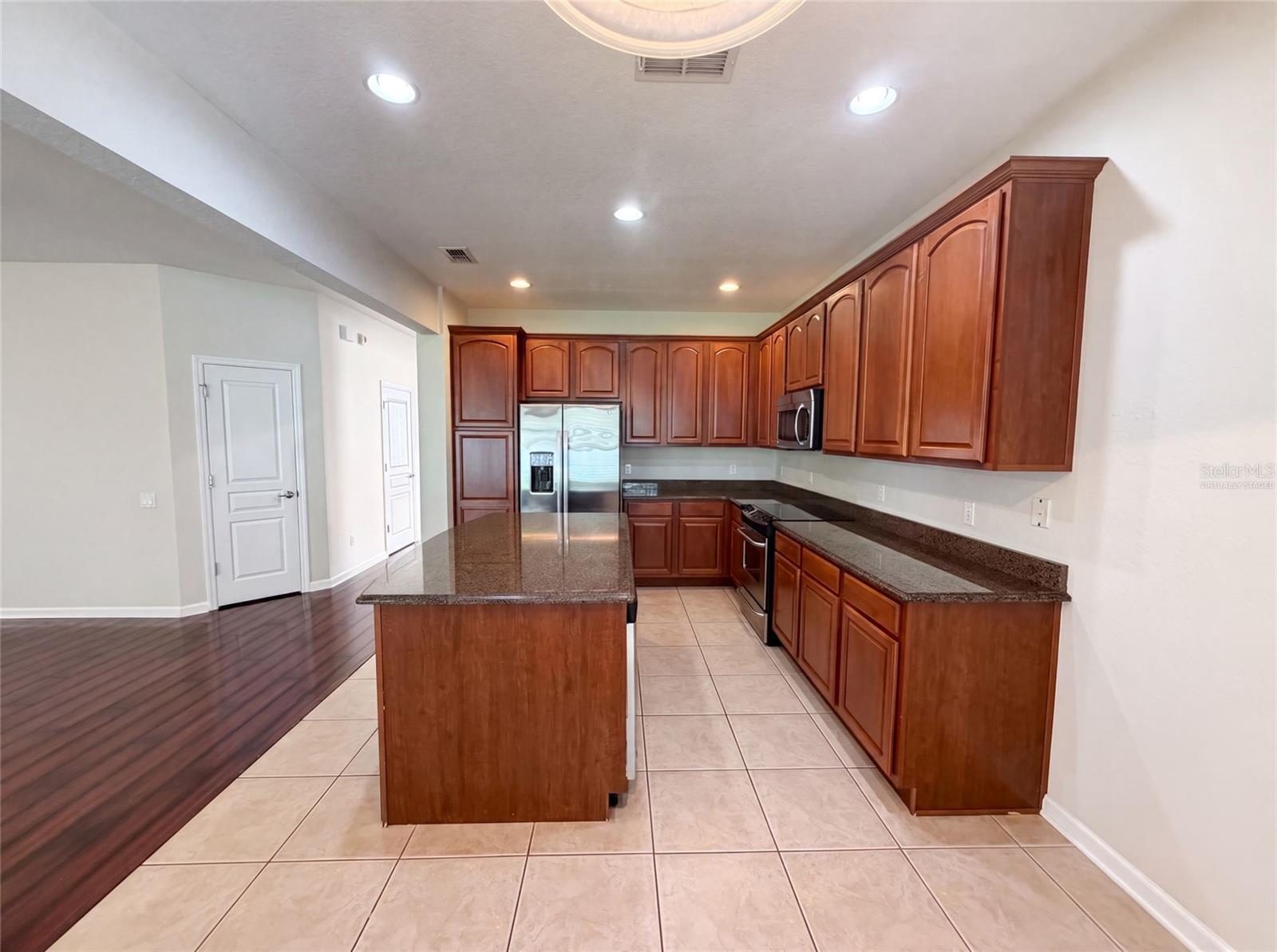 13228 ROSKIN LANE
