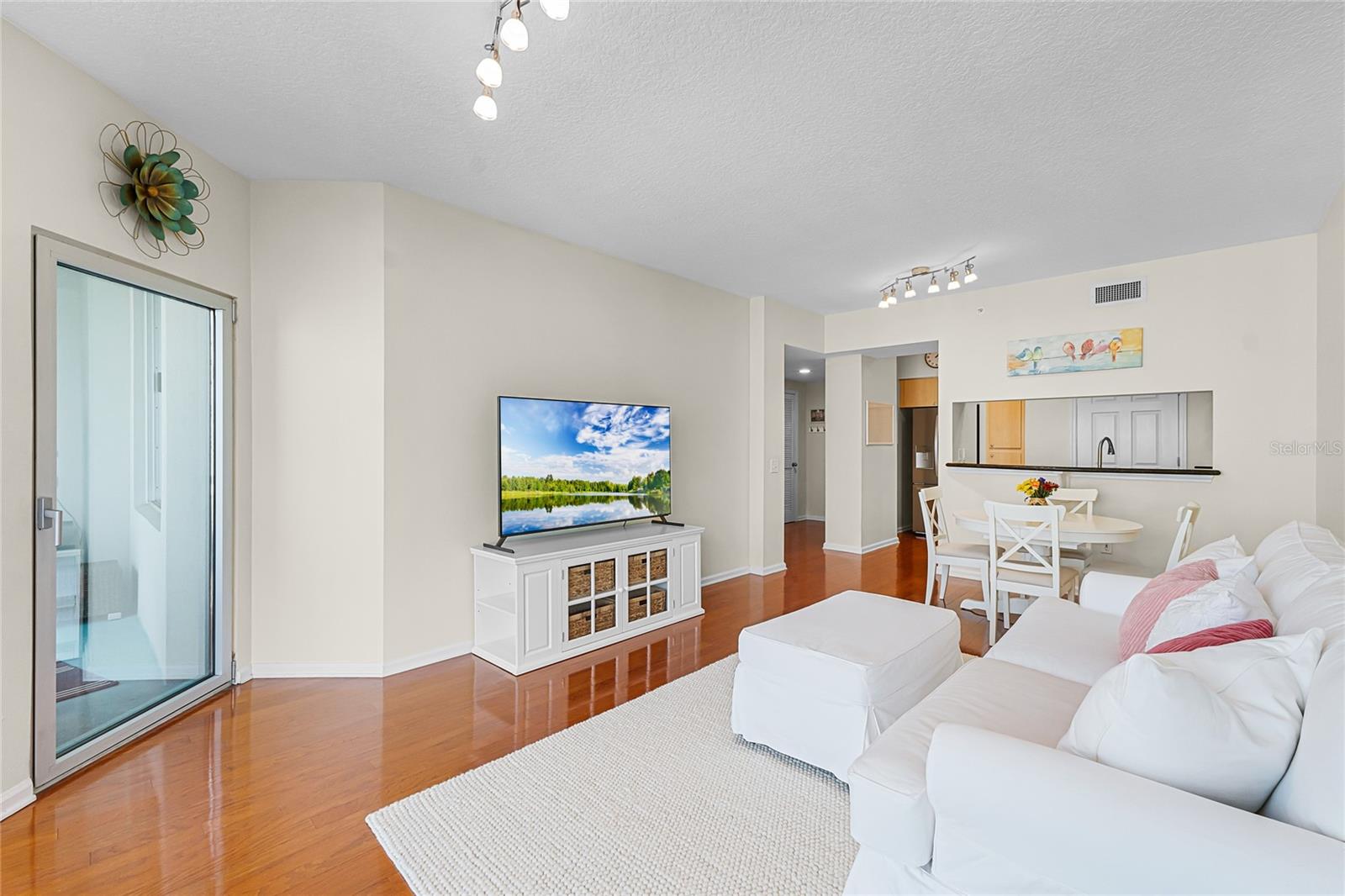 322 E CENTRAL BOULEVARD 1612
