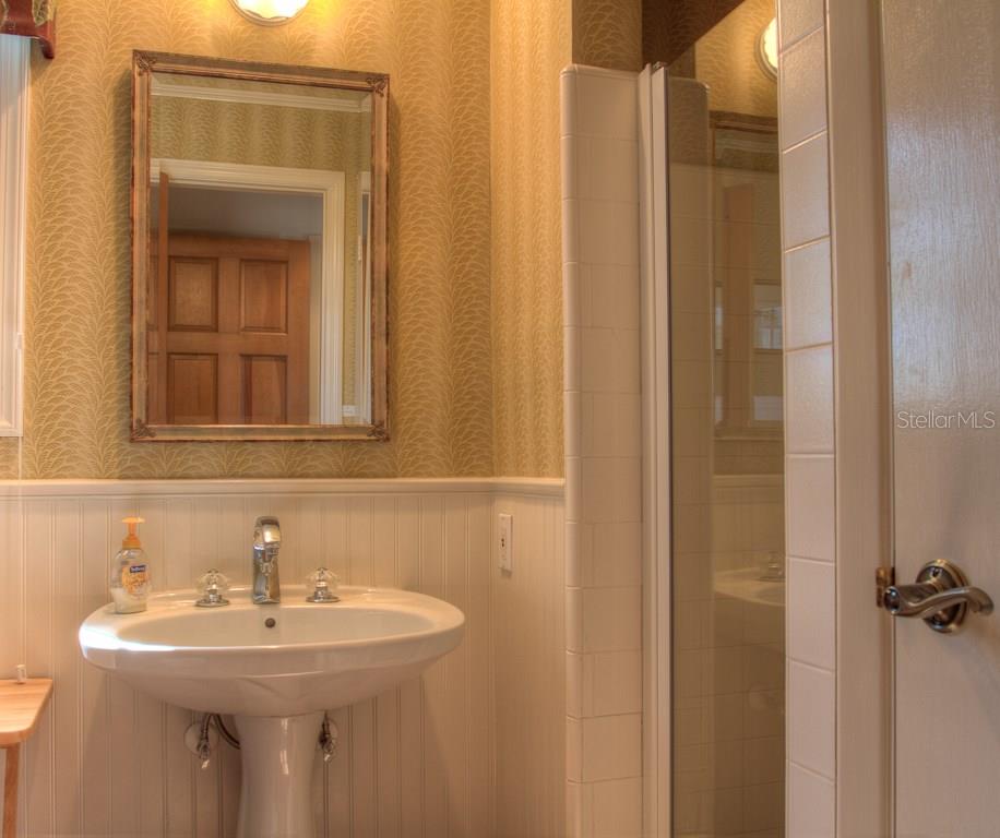 CASEY KEY - Residential Lease